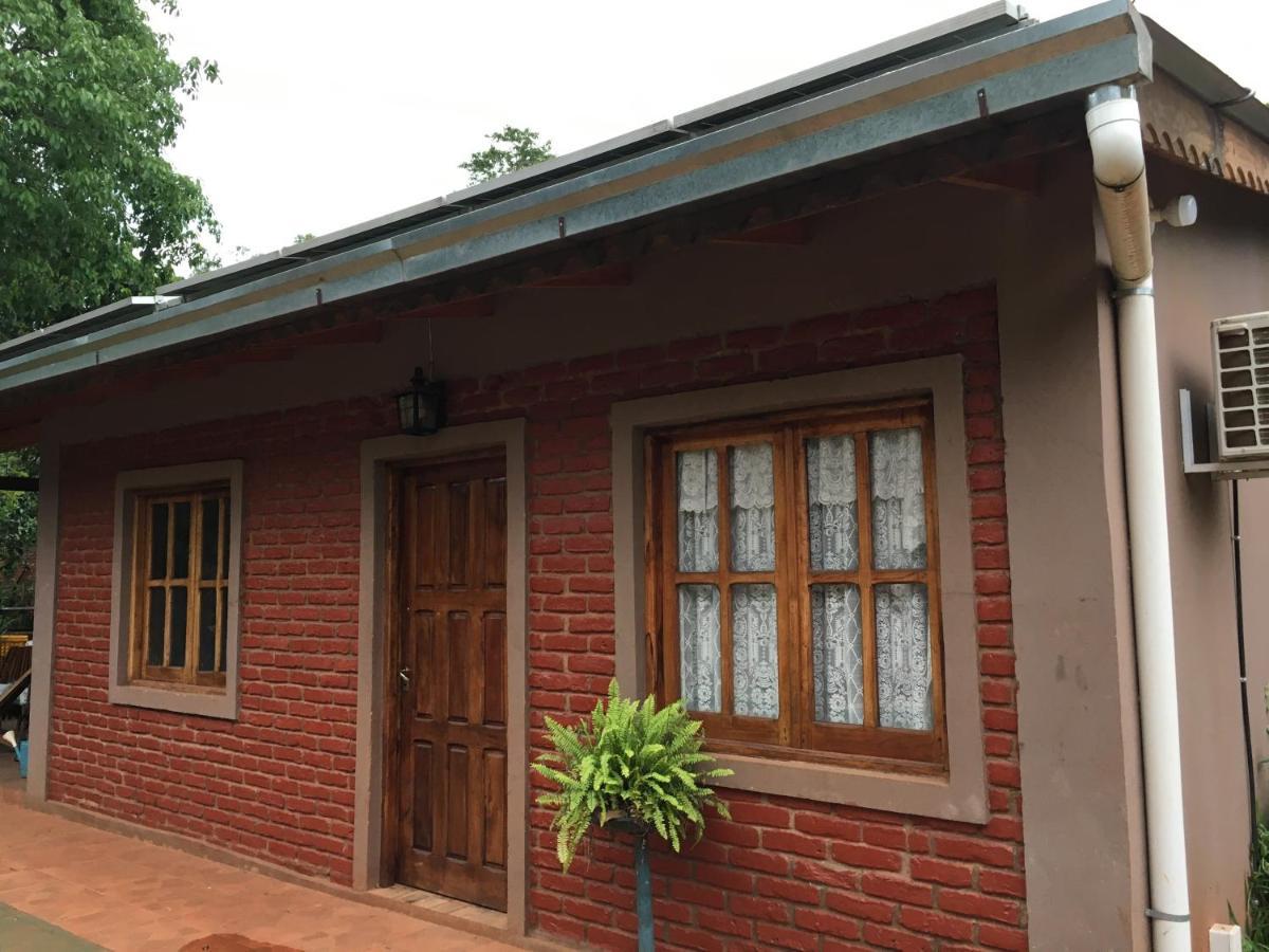Posada Enki Puerto Iguazú Kültér fotó
